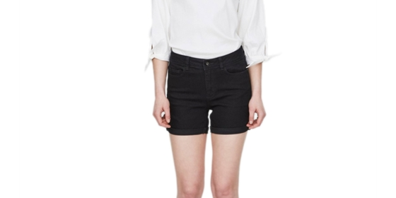 Vero Moda Jeans Shorts Hot Seven in Black ansehen