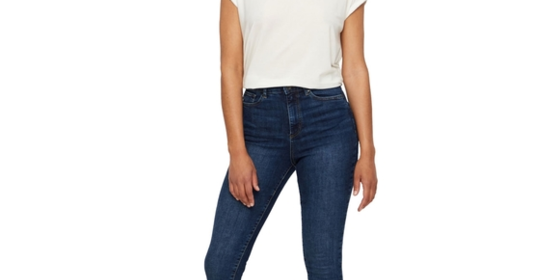 Vero Moda High Waisted Jeans Sophia in Medium Blue Denim ansehen