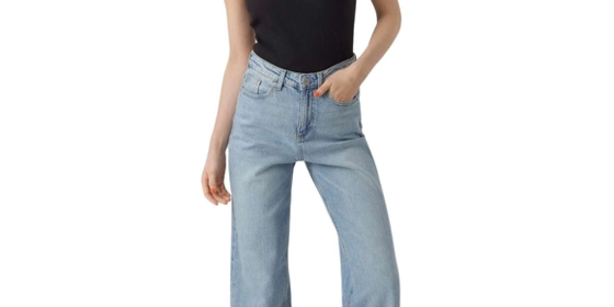Vero Moda Tessa Jeans mit hoher Taille in Hellblau ansehen