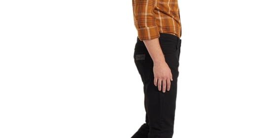 Wrangler Tapered Jeans Larston in Black Valley ansehen