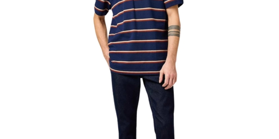 Wrangler Tapered Jeans Larston in Moonlight Rinse ansehen