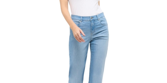 Angels Jeans Lara mit weitem Bein in Hellblau ansehen