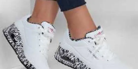 Skechers 155506-WBK - Skechers Uno Spread the Love Sneaker Weiss ansehen
