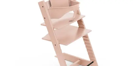 STOKKE® Tripp Trapp® Hochstuhl Buche Serene Pink inkl. Baby Set V2 Serene Pink ansehen