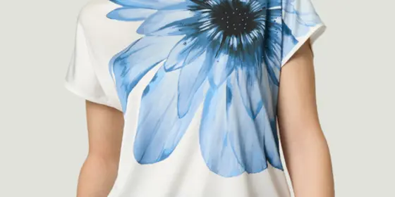 Satinshirt ansehen