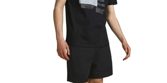 Jack & Jones Sweatshorts ohne Brush-Effekt in Schwarz ansehen